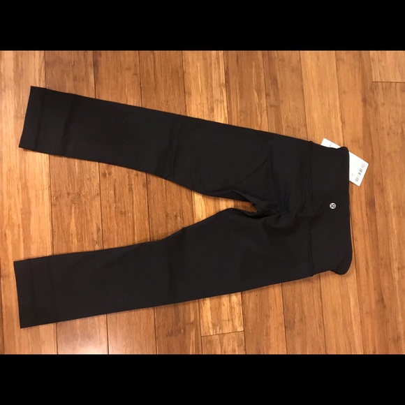 lululemon NWT Black wunder under crops mid rise 4 - Picture 6 of 7